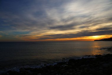 Cassis 'te Akdeniz üzerinde gün batımı