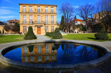 Pavillon Vendme, Fransa 'nın Aix-en-Provence şehrinde 32 Celony sokağında bulunan Fransız resmi bahçesiyle çevrili tarihi bir pavyondur.