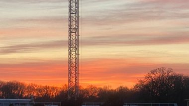 Gün batımından önce güzel renkli gökyüzü