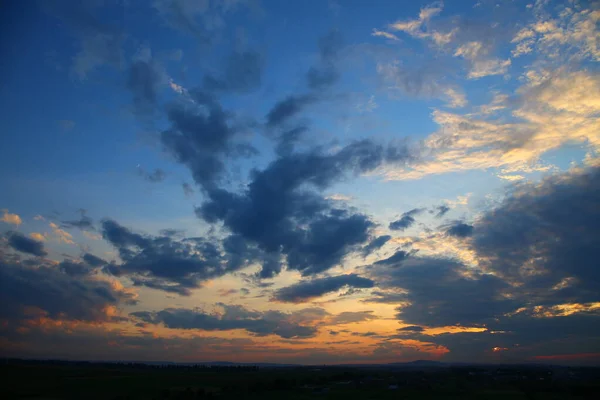 Hermosa Puesta Sol Sobre Los Campos Ucrania — Foto de Stock