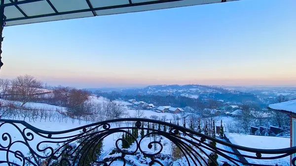 Une Belle Vue Panoramique Sur Village Couvert Neige — Photo