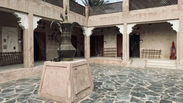 Abu Dabi 'deki Birleşik Arap Emirlikleri' nin başkenti Miras Köyü.