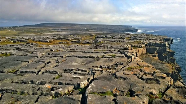 Dun Aonghasa Grande Piscine Rectangulaire Naturellement Formée Sur Île Inishmore — Photo