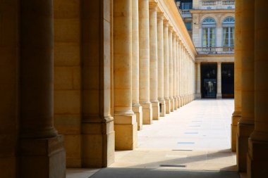 Paris 'teki Palais-Royal sütunları