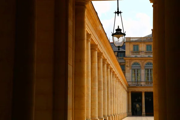 파리에 궁전의 기둥들 — 스톡 사진