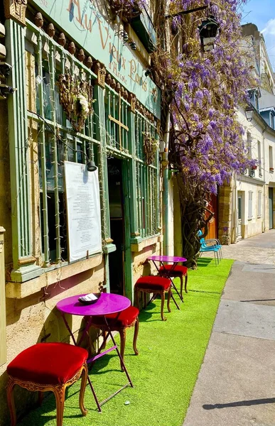 Уличное Кафе Исторической Части Парижа — стоковое фото