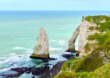 Fransa 'daki Etretat' ın beyaz tebeşir kayalıkları