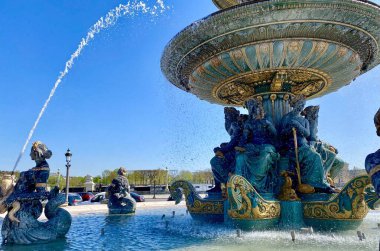 Paris 'teki Concorde Meydanı' nda güzel bir çeşme