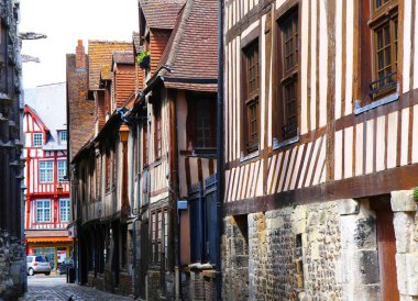 Fransa 'nın Normandiya bölgesindeki Pont-Audemer adlı büyüleyici ortaçağ kasabası aynı zamanda Normandiya Venedik' i olarak da bilinir.