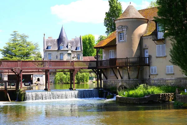 프랑스중 지역의 마르네 Seine Marne 지역에 매력적 모레스로 Moret Sur — 스톡 사진