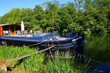 Fransa 'nın büyüleyici köyü Samois-sur-Seine