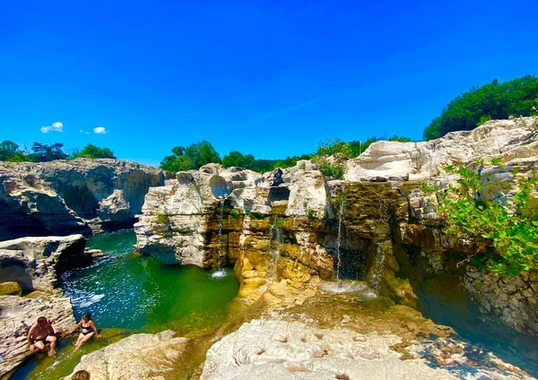 フランス南部のLa Roque Sur Cezeにある美しい川 — ストック写真