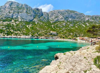 Marsilya 'daki güzel Calaque de Sormiou.