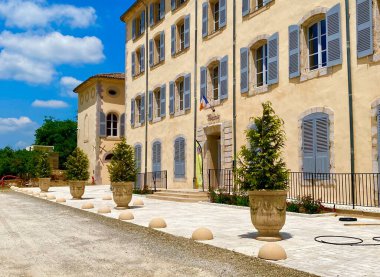 Fransa 'nın büyüleyici Şilla-La-Şelalesi köyü.