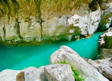 Gorge du Verdon 'daki etkileyici yeşil Styx Kanyonu