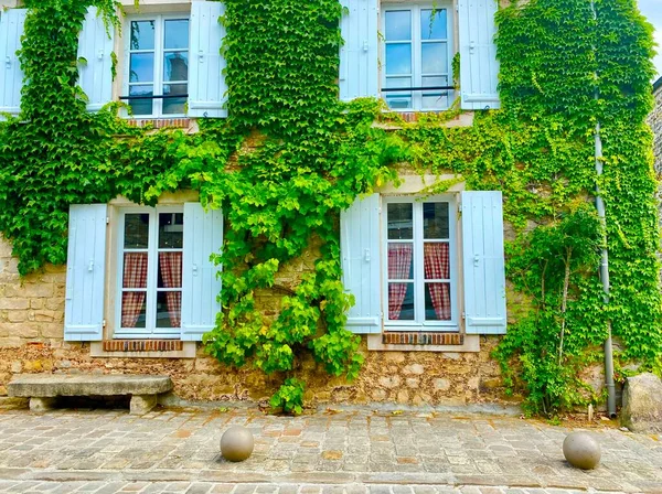 Flowery Lush Streets Barbizon Village Artists Which Located Forest Fontainebleau — Stock Photo, Image