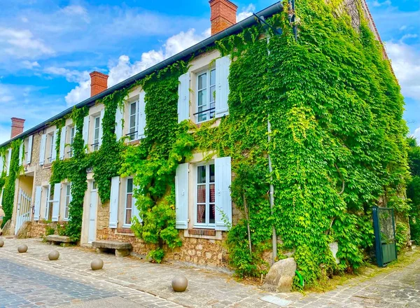 Flowery Lush Streets Barbizon Village Artists Which Located Forest Fontainebleau — Stock Photo, Image