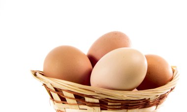 Sepet içinde güzel yumurta