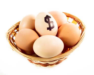 Dolar işareti olan sepet içinde güzel yumurta