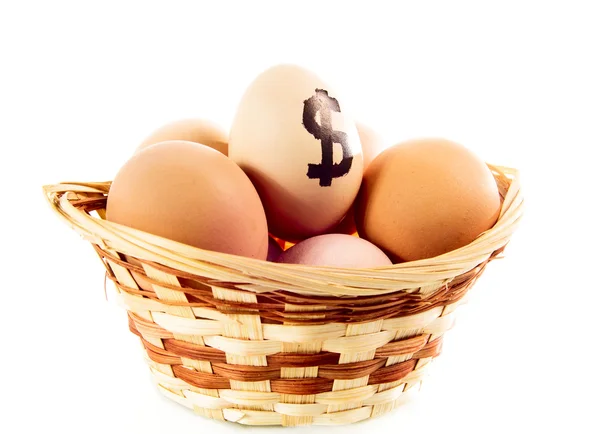 Dolar işareti olan sepet içinde güzel yumurta