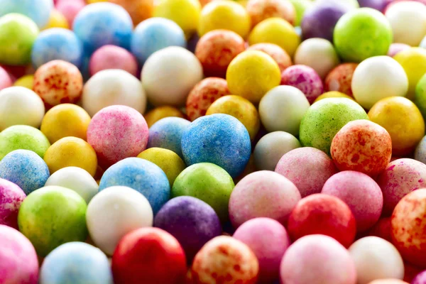 Renkli polysterene topları