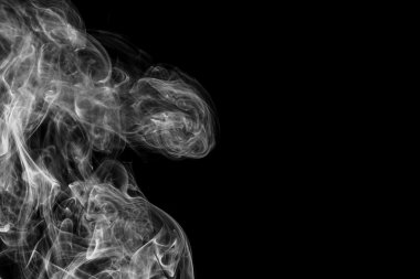 dumanı siyah arkaplanda