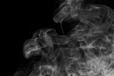 dumanı siyah arkaplanda