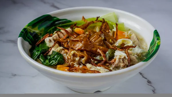 Mie Datar Dimasak Egg Gravy Wan Tan Hor Dengan Potongan — Stok Foto