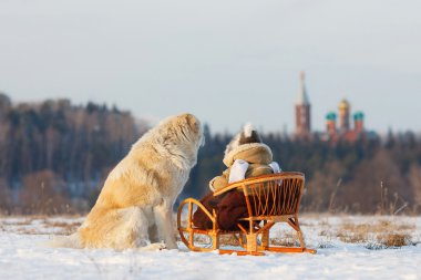 çocuk ve köpek