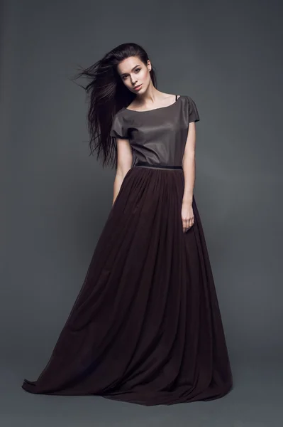 Siyah Abiye uzun tüyleri kaybetme ile Glamur Bayan