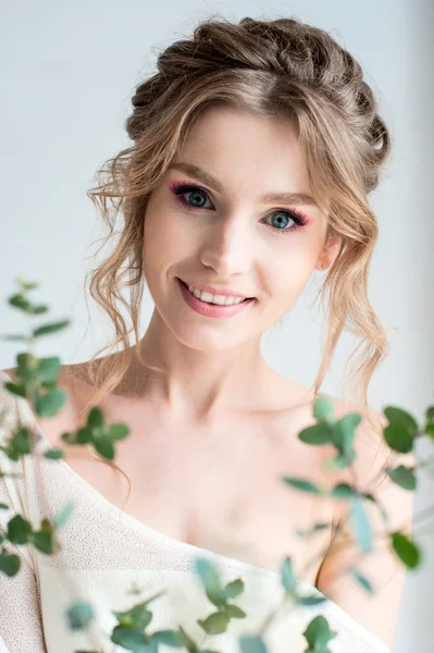 Çiçekler, güzel yong kız gelin