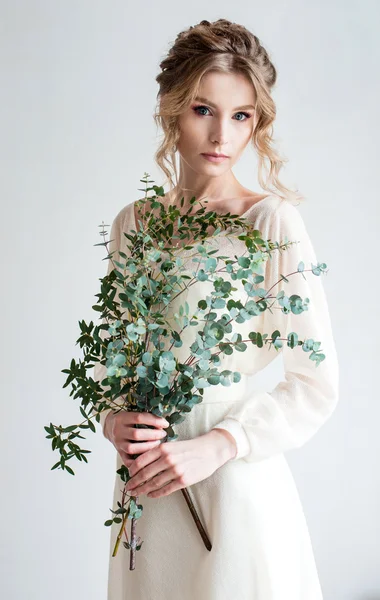 Çiçekler, güzel yong kız gelin