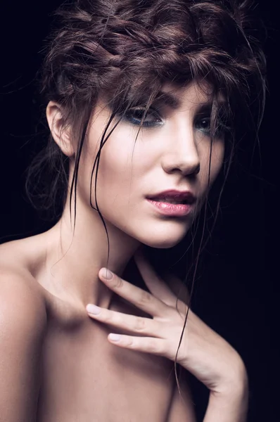 yaratıcı saç modeli ile son moda kadın