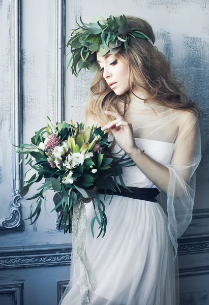 Girl with flowers — Stock Photo, Image