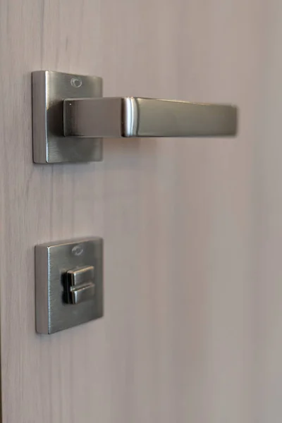 Wooden door with metal handle — Stock Photo, Image