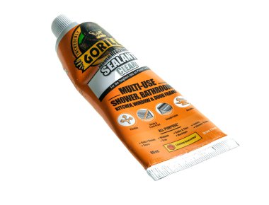 Norwich, Norfolk, İngiltere - 24 Ocak 2021. John Lewis 'in beyaz arka planda izole edilmiş iki çift makasının resimli editör fotoğrafı.