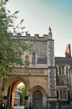 Norwich, Norfolk, İngiltere - 26 Temmuz 2020. Norwich Norfolk şehrindeki Piskopos 'un evinin girişinin editör fotoğrafı.