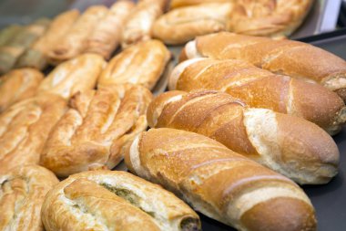 Çıtır Kabuk ve Ispanak Pasta ile Taze Pişmiş Rulo