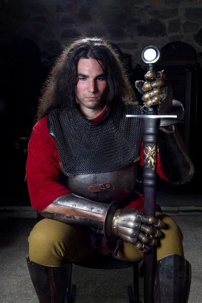 칼으로 용감한 전사의 초상화 — 스톡 사진