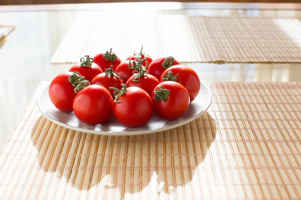 Tomates cereja. Alimentação saudável . — Fotografia de Stock