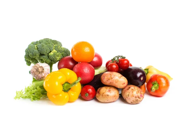 Légumes isolés sur fond blanc . — Photo