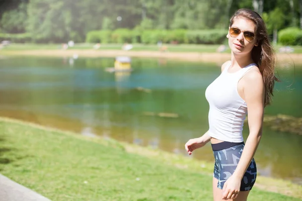 Beautiful Young Woman Park Sunglasses — Stock Photo, Image