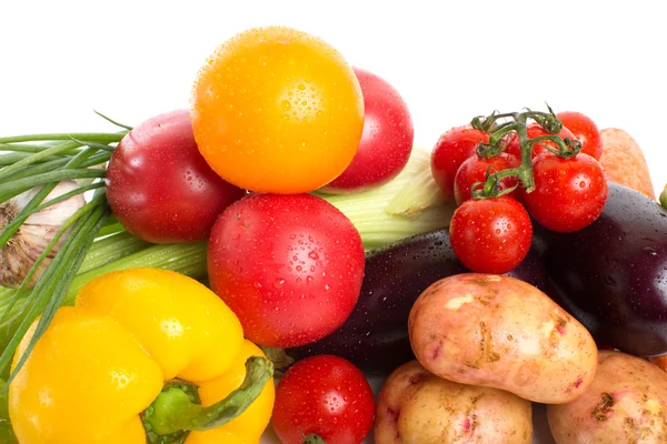 Fresh vegetables with leaves isolated on white background — Stock Photo, Image