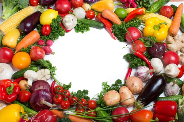 Decorative pattern of fresh vegetables on white background — Stock Photo, Image