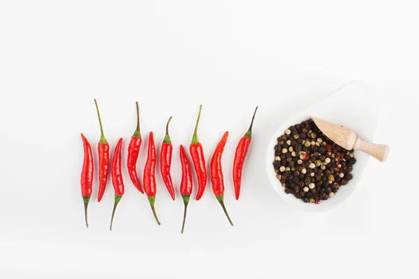 Poivrons colorés Mélanger avec du piment rouge. Épices au poivre — Photo