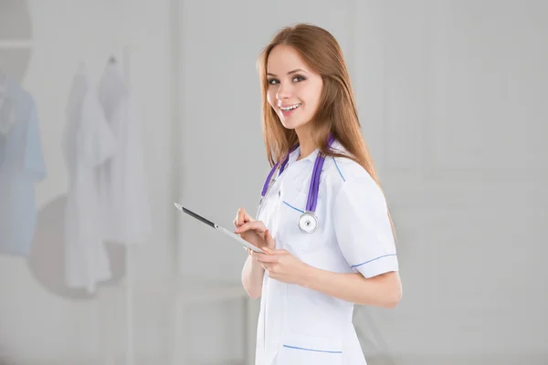 Doctor with touchpad — Stock Photo, Image