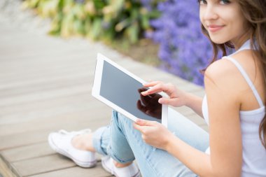 Tablet bilgisayar yakın çekim kullanarak