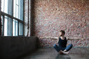 adam uygulamaları yoga