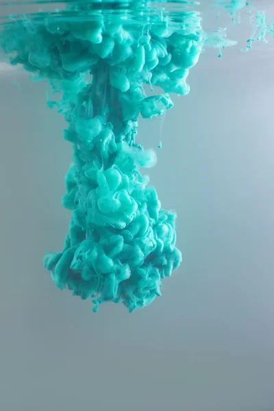 Renkli mürekkep su mürekkep bırak. Turkuaz rengi.