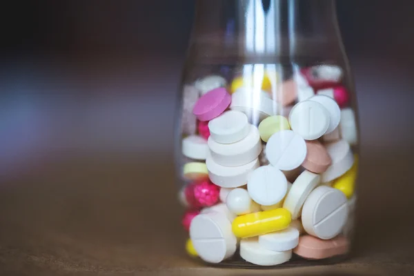 Χάπια σε μπουκάλι close-up. — Φωτογραφία Αρχείου